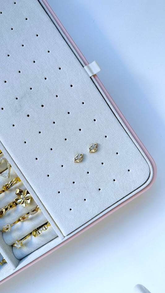 Aretes Saturno